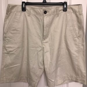 NWT American Eagle Classic Khaki Shorts